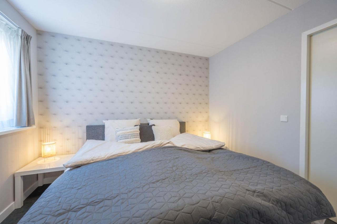 Meerzicht 24 - Luxury Family Accommodation With Beautiful Lake Side View Uitgeest Екстер'єр фото