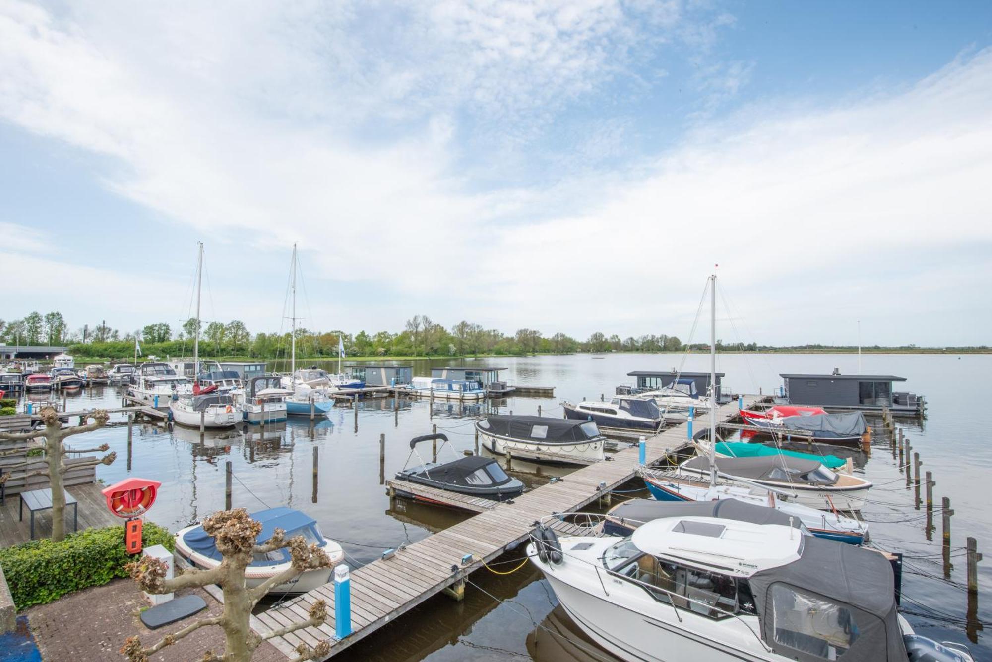 Meerzicht 24 - Luxury Family Accommodation With Beautiful Lake Side View Uitgeest Екстер'єр фото